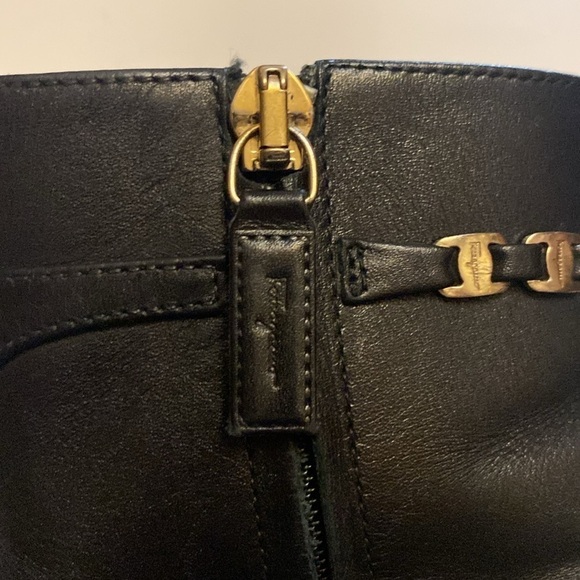 Salvatore Ferragamo Ghila Booties. With bag. New heels and newly polishe… - Picture 7 of 15